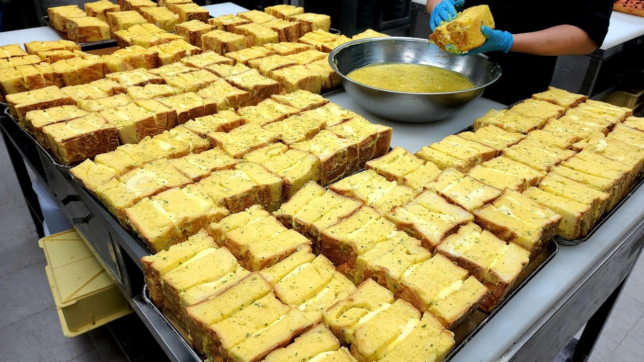 Удивительный процесс массового производства чесночного хлеба с крем-сыром - корейская уличная еда